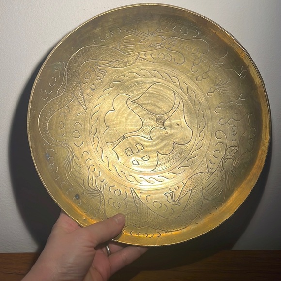 Solid, brass hand, carved bowl decorative plate very heavy, good quality vintage - Picture 1 of 6